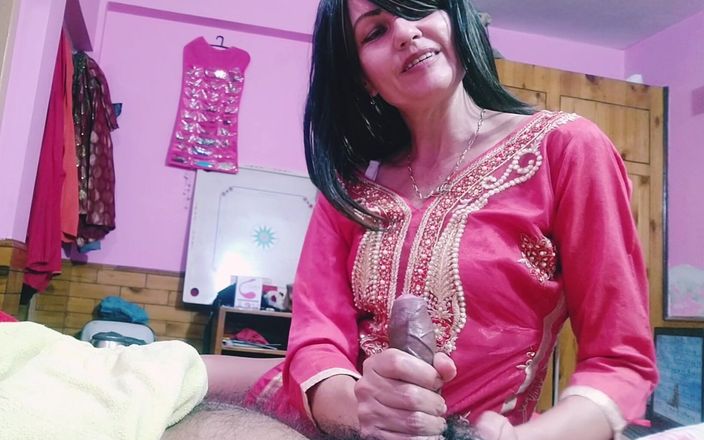 Bolly Karma: Мачуха хоче подивитися, як поводиться член її пасинка