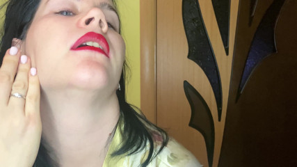 Anna Sky: Yavaş çekim ve 4k'da dev kadın