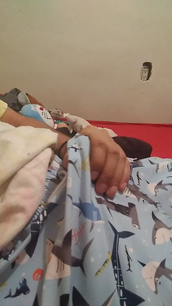 AlexAlejandro13: मुझे मेरे कपड़ों पर छूना