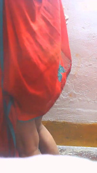 Adik ipar saree merah yang bertetek besar dikongkek oleh abang ipar