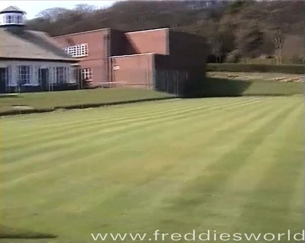 Freddies World: Une joueuse de netball sexy prend une bite