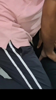 Tante seksi desi bersenang-senang di ranjang
