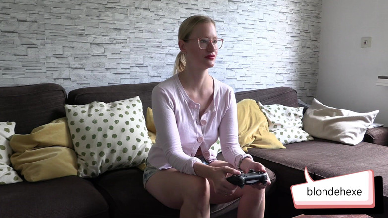 Blondehexe: Wirtualny seks z sąsiadem