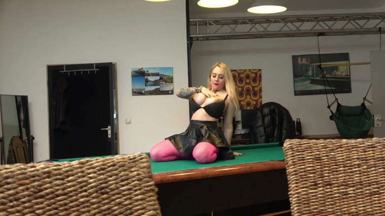 Beverly peach: Je vais être une garce de billard !