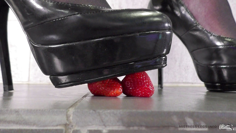 Mistress Legs: Šťavnaté drcení potravin s vysokými podpatky