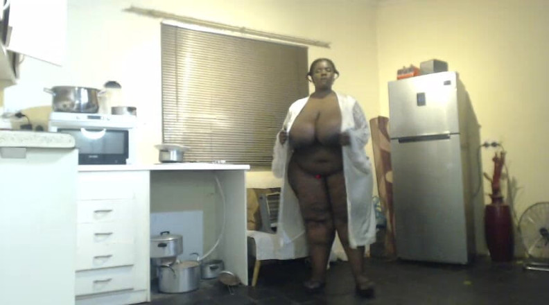 Legendary Booty Overdose: 淫荡的ssbbw脱衣舞和呻吟恋物癖