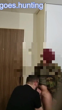 Suíça hetero recruta militar seduzido