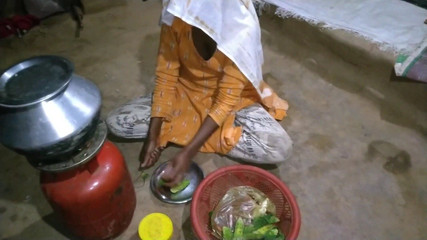 Desigol99: Desi indická manželka vaří a sex