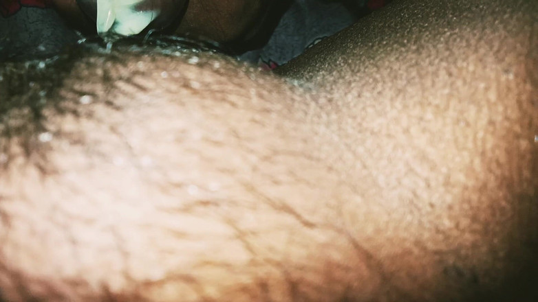 Xhtad studio: Brincando com minha bunda, dedando e esguichando