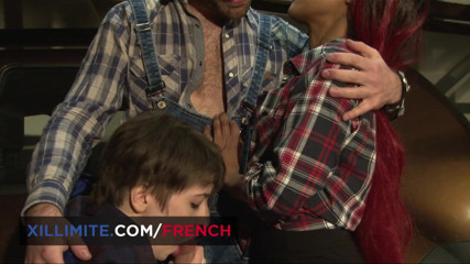 French girls at work: Moly Saint Rose aur shirinna ke saath gairej men hot...