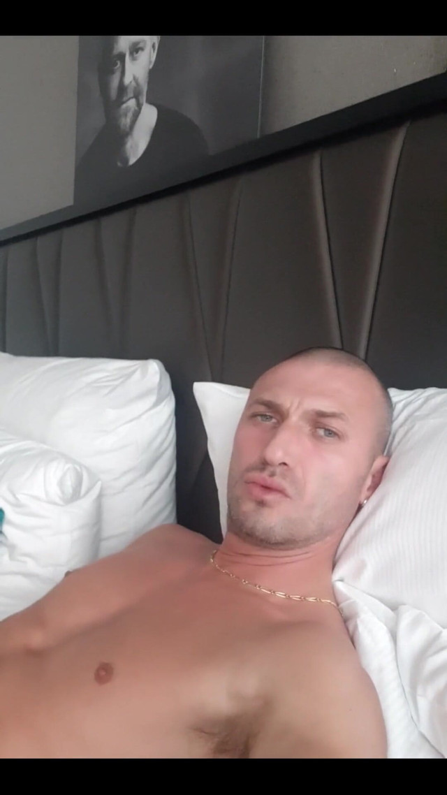 I'm in Berlin in Hotel Already Horny (Boy jerking off)