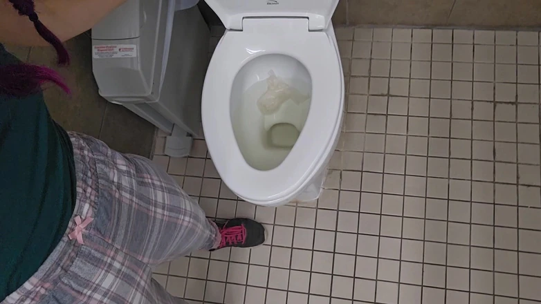 Nerdy_faery: You're Nasty for Watching Me Pee Pee Clayton