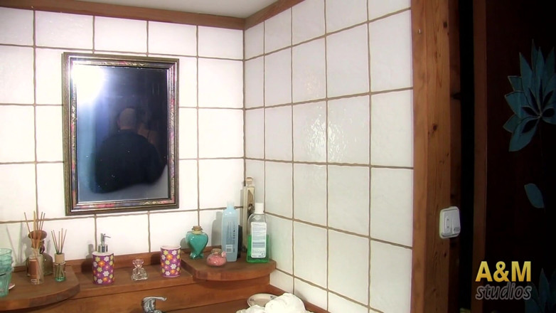A&M Studios: Dona de casa sexy fode o reparador elétrico