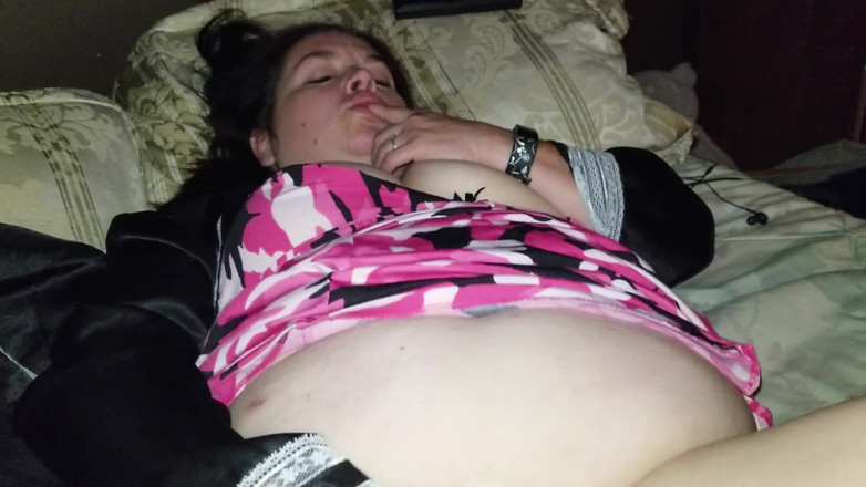 SexyNEBBW: Awek montel seksi dengan pantat besarnya, kongkek, dan pancutan yang...