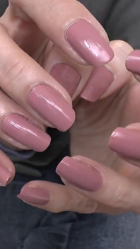 Mes longs ongles roses vous affaiblissent, JOI, Lady Victoria Valente