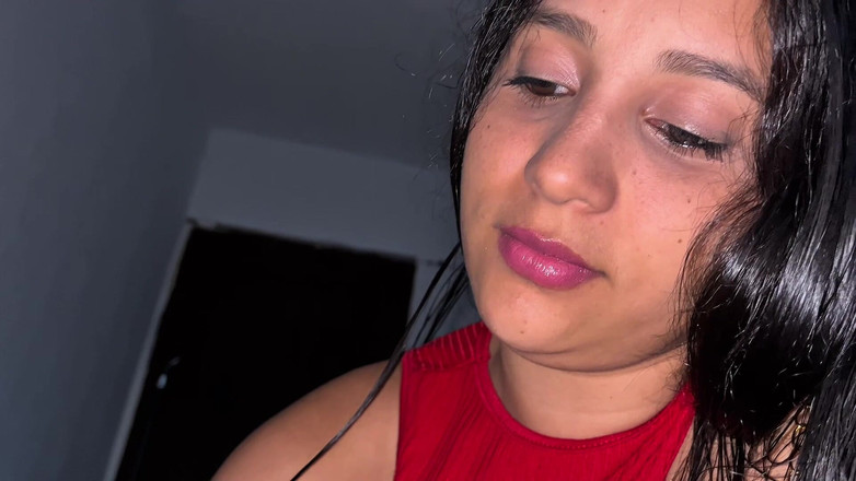 Gilversexy: सौतेली बेटी अपने सौतेले पापा के सामने कपड़े बदलती है! वह अंत में गहरी लंड चुसाई देती है और वीर्य निगलती है