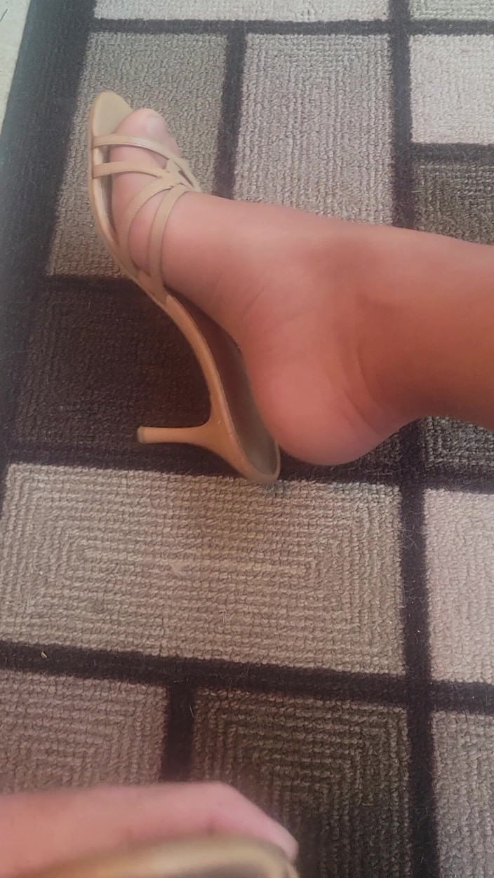 Feet Lover: Melancap dengan tumit dan nilon dan pancutan mani pada tumit