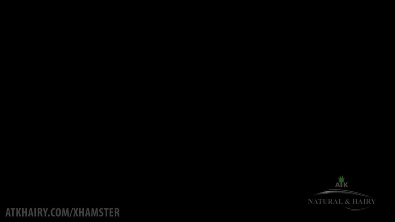 Classic ATK Hairy: Alice fa un'intervista sexy