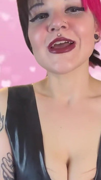 Miss Ruby bloßgestellt und versklavt: der Untergang der Sissy
