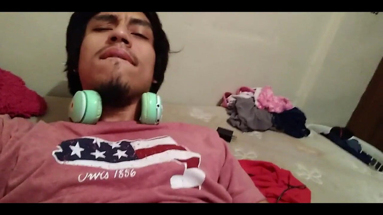AlexAlejandro13: Masturbace v posteli