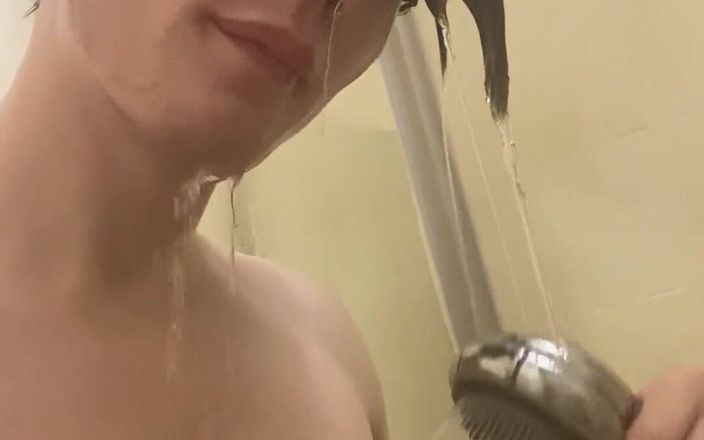 Rushlight Dante: Solo yo en la ducha intenta ser tan sexy