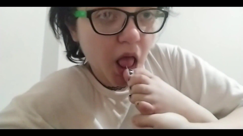 Anerisamp: Double Amputee menghisap fetish kakinya