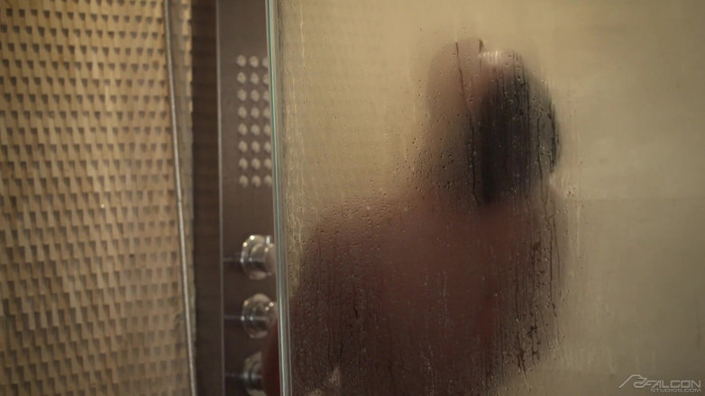 Falcon Studios: Falconstudios - zwarte vriend Adrian Hart houdt van neuken met rauwe...
