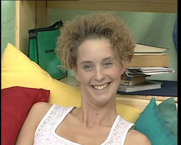 YOUR FIRST PORN: Dorfmaedchen Michelle Zeigt Ihre Muschi - Village Girl Michelle Pokazuje swoją...