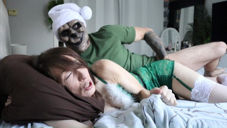 JessTonySquirts: Fiica vitregă face sex cu tatăl vitreg mascat, partea 1 - Care...