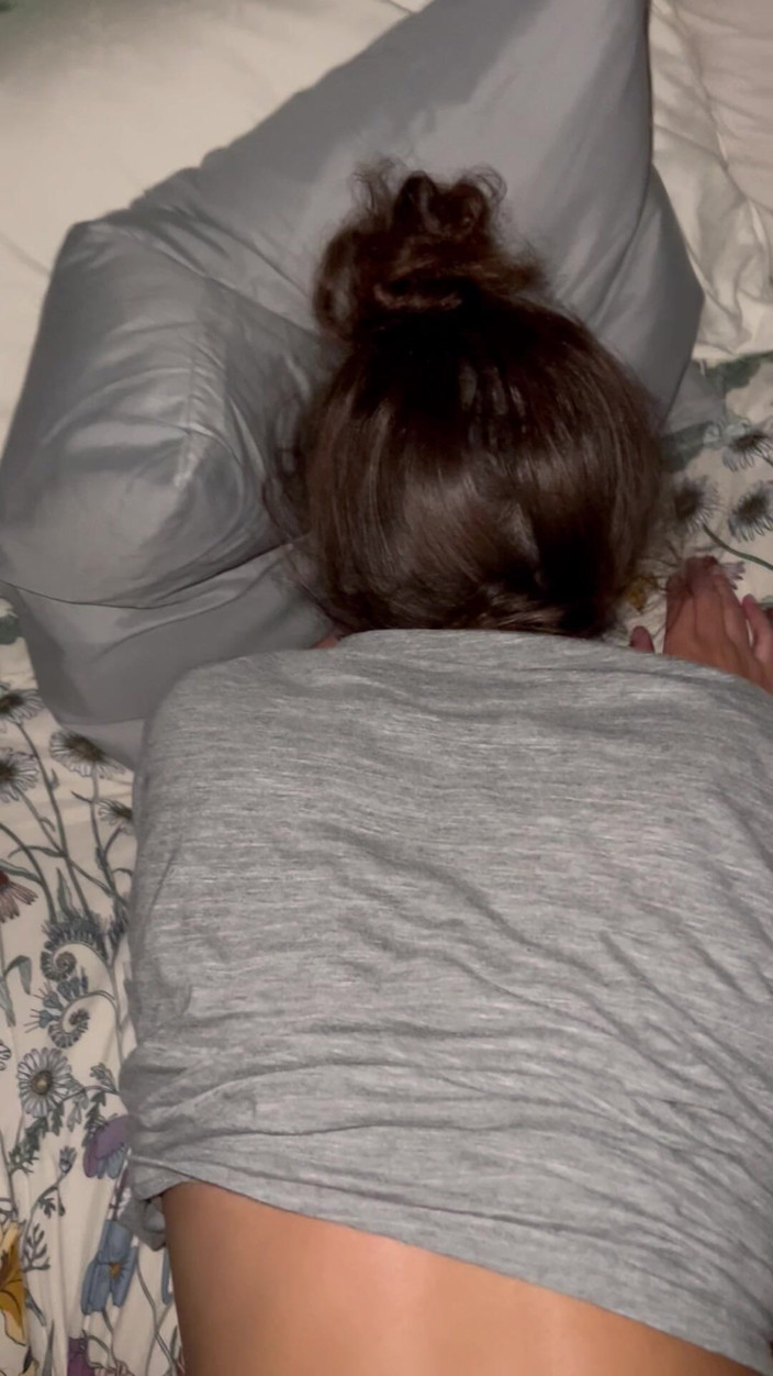 Ayeslayy: She Couldn’t Stop Cumming!