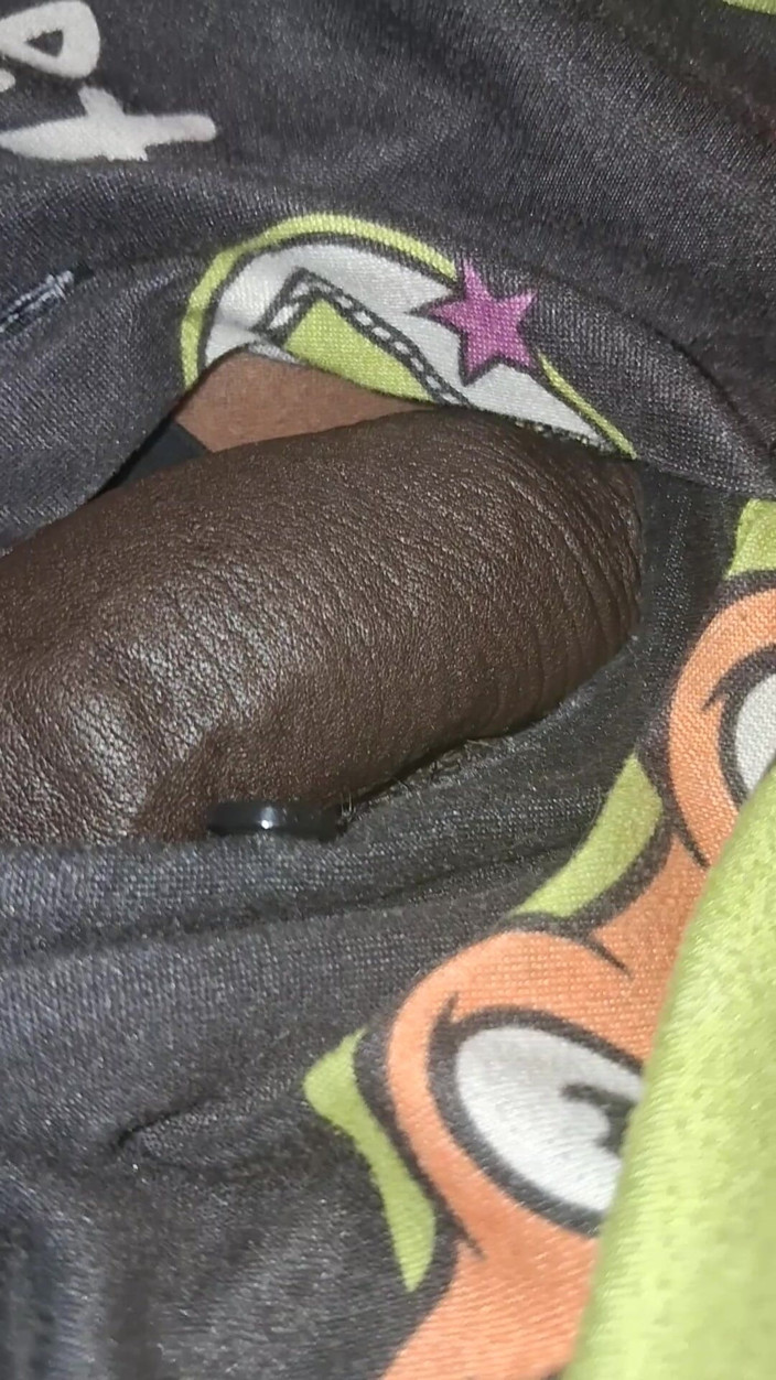 Chocolate Meat Stick: Chỉ là một con cu to nhỏ trêu chọc