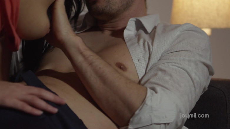 Joymii: Joymii - збуджена дівчина Лінн Лейс не може встояти перед тим, щоб трахнути член свого побачення прямо зараз!