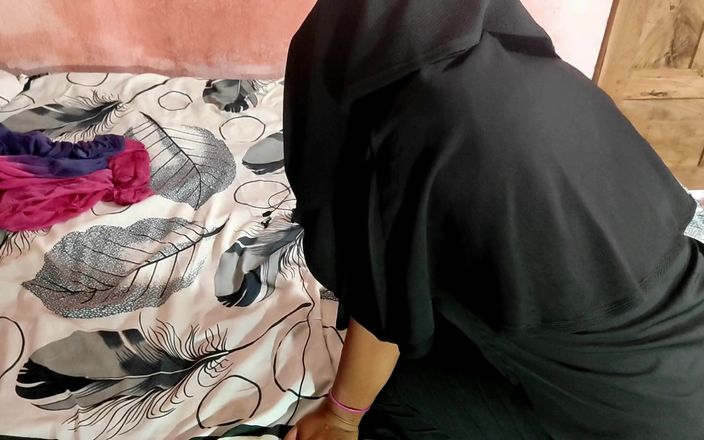 Crazy Indian couple: Hindu oğlan Müslüman üniversiteli kız Sophia&amp;#039;yı eve çağırdı ve onu sert sikti