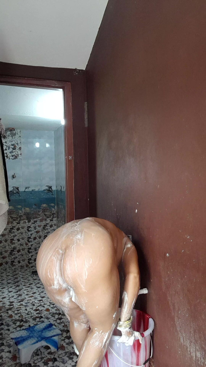 Puja555: भाभी बाथरूम ब्लॉग