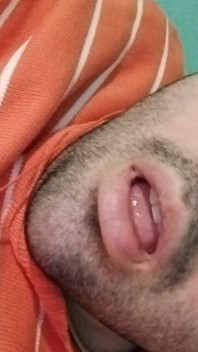 ペニスをしごく