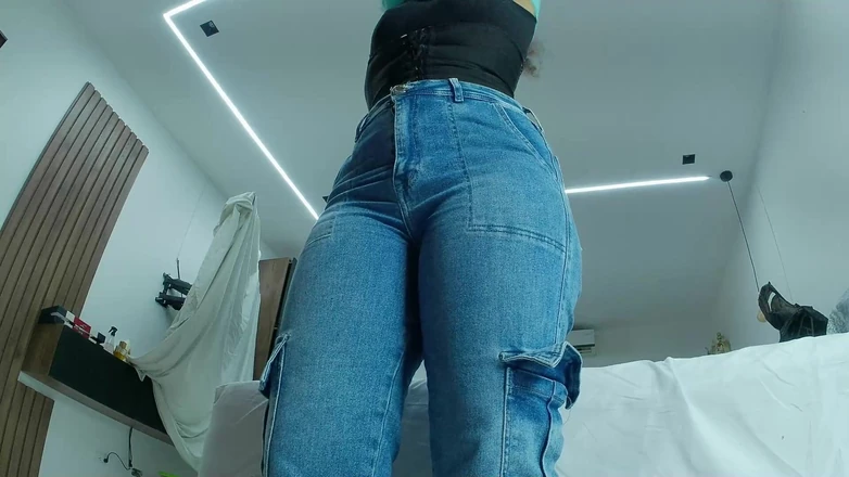 pampammedallo: 존나게 쪼이는 라이크라를 입은 의붓딸 봐