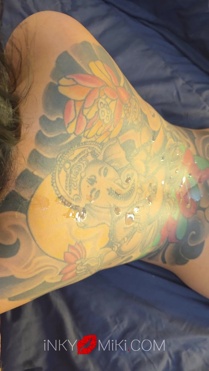 Inky Miki: Szybkie ruchanie z dużą spermą obciążaj wszystkie plecy