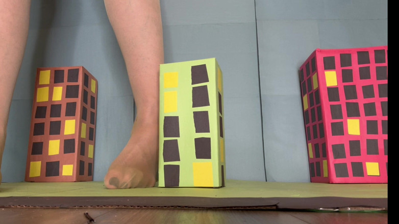 Peppermint Giantess: Asystent burmistrzów Giantess niszczy miasto
