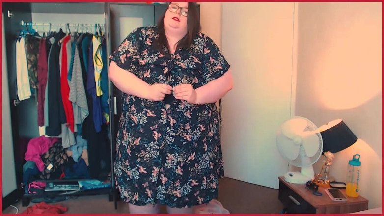 SSBBWLadyBrads: SSBBW roztrhá oblečení, které se nevejde do těla