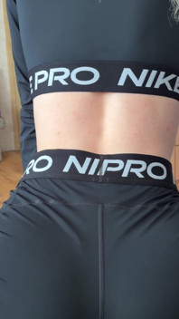 Orgasmo Saltando a Secco. Enorme Sborrata Sui Suoi Pantaloncini Nike Pro