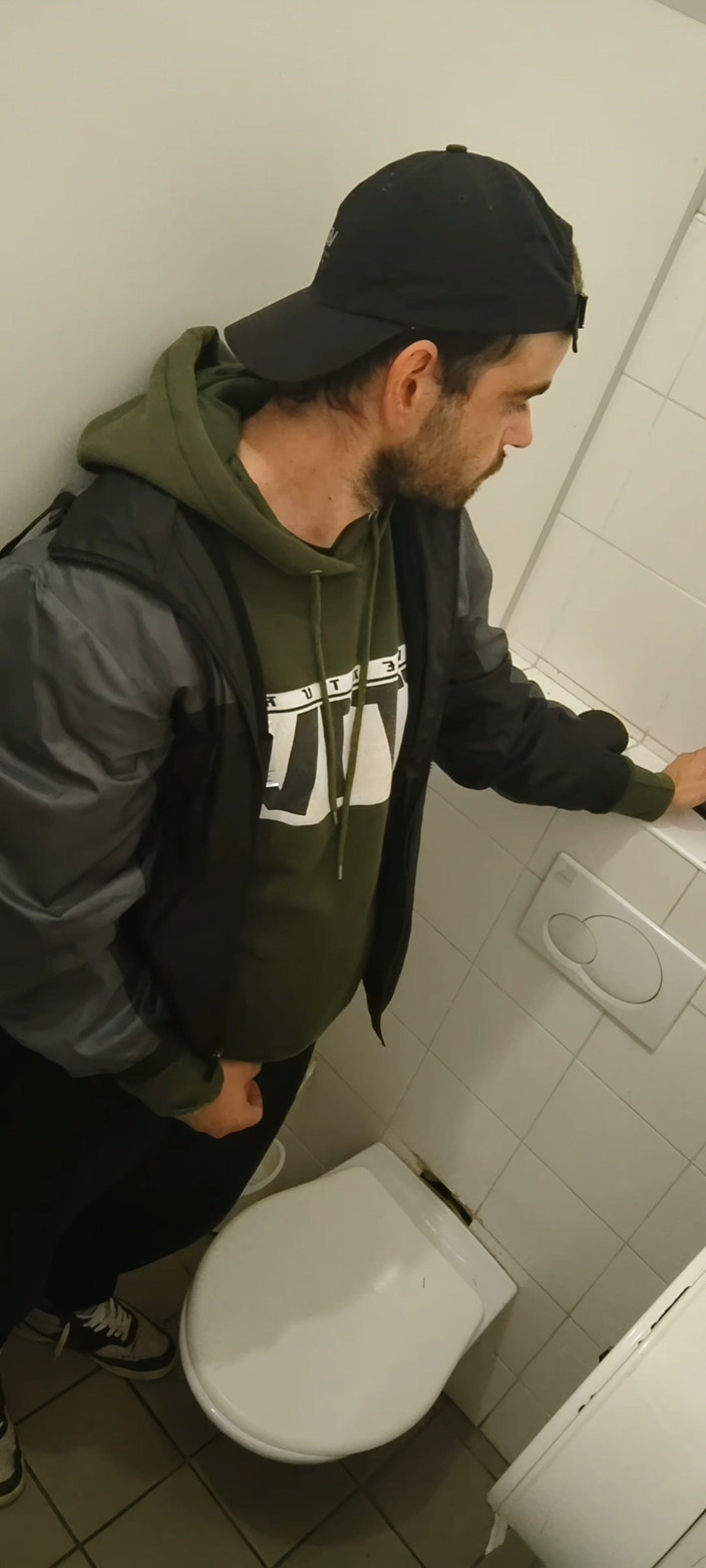 jerkofflover: A Video From a Beautiful Day in the Toilet