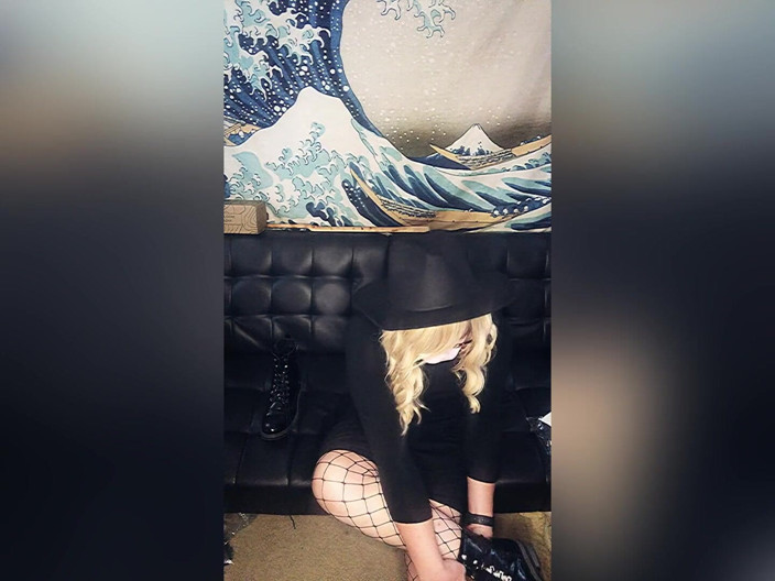 Lauren Ashland: Fată transsexuală blondă care pune plasă
