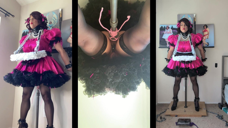 Sissy Candy: 娘娘腔女仆和她的服务托盘骑乘她的假阳具支架