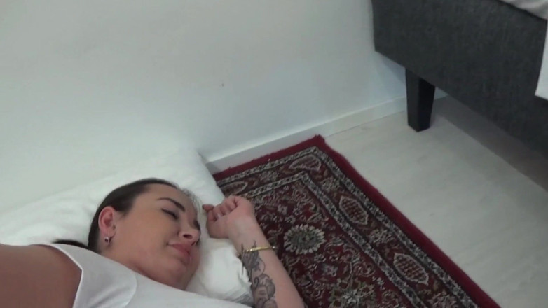 Amateur Homemade Porn: Une belle-mère iranienne à gros cul se fait baiser par son...