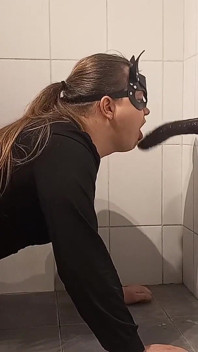 Piesek zabawy dla maminsynek z Deepthroat i Anal