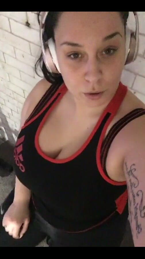 Anastasia Lux: Trainen in de sportschool ... Cardio vóór gewichten en ja Ik...