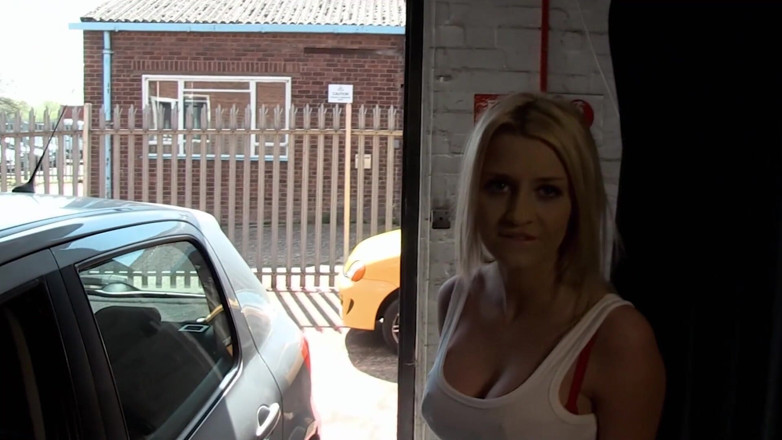 DARVASEX: Chorobliwe relacje scena 4_busty Blondynka Sienna Day rucha się w samochodzie...