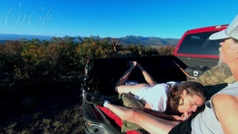 Ginger b a mountain meadow orta yaşlı seksi kadın