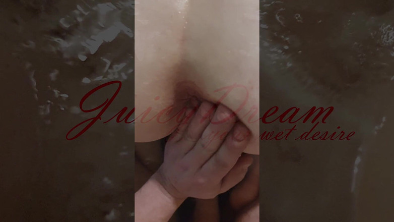 JuicyDream: JuicyDream - трахает пальцами ее сочные дыры для траха