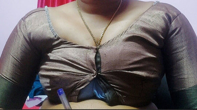 Desi Mohini: Bhabhi saya seks panas dengan ayah tiri